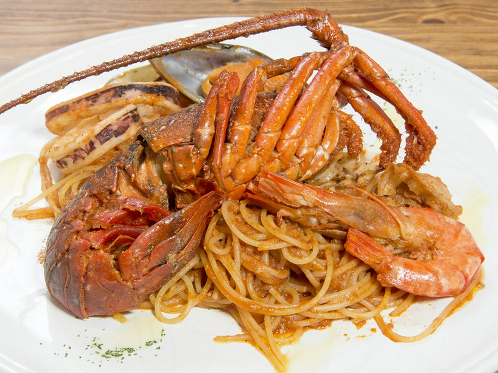 三重県産のお肉や魚介類をふんだんに使った料理の数々