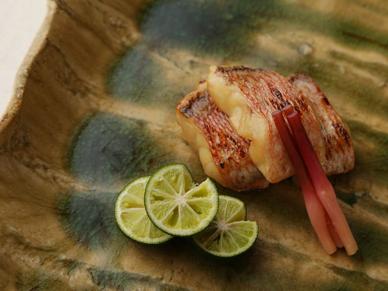 素材の持ち味を生かす、上品で風味豊かな若狭地に漬け込んだ『甘鯛の若狭焼き』