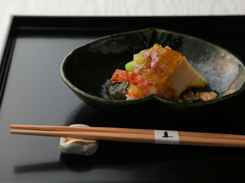 香り、食感、味覚、色彩。身体に染み渡る奥深い一皿