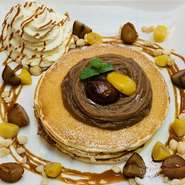 季節のパンケーキは、その旬の食材を使ったパンケーキです！詳しくは、スタッフまで！！