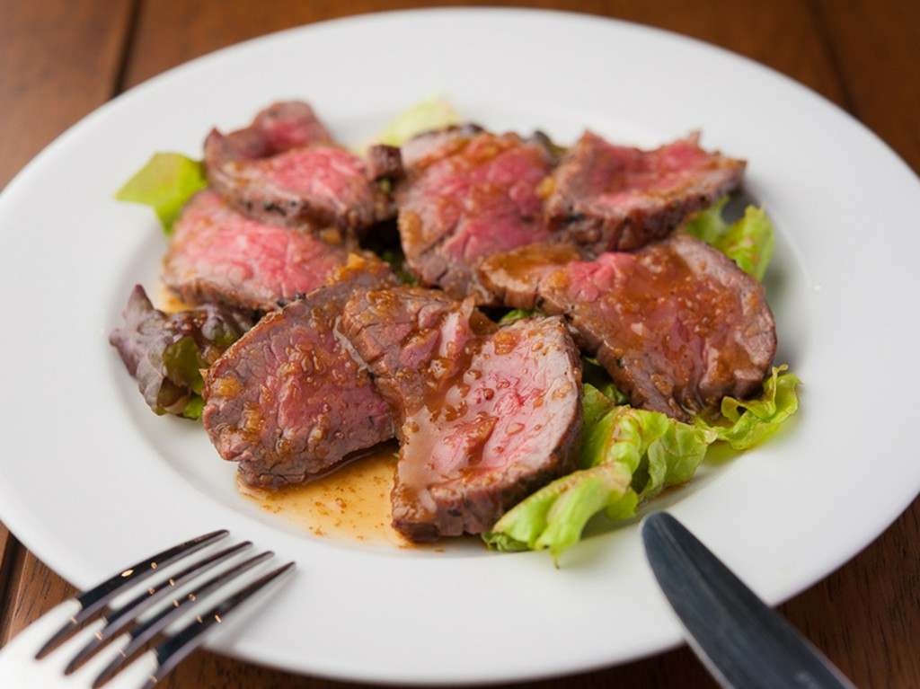 柔らかな食感が特徴『黒毛和牛「のざき牛」のジャンゴ風シュラスコ　S40g』