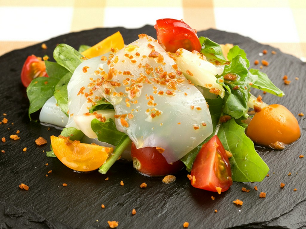 東京の畑で獲れる新鮮な野菜を積極的に取り入れ地産地消を