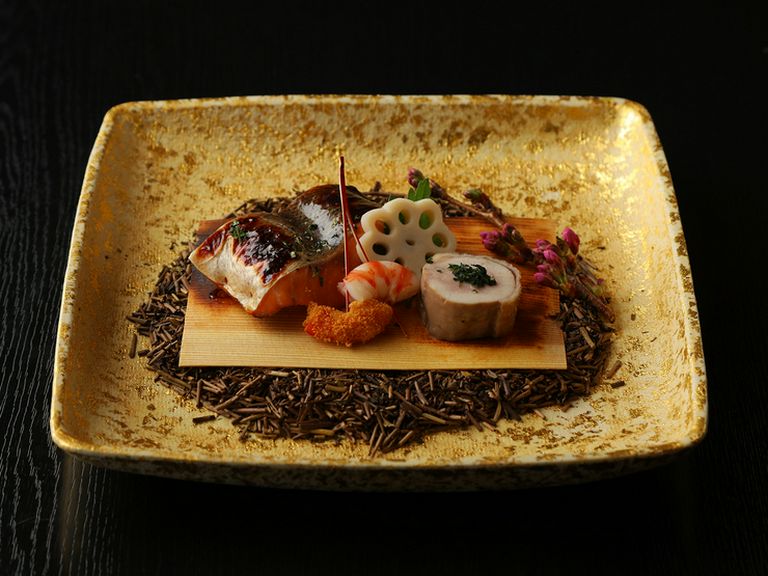 人任せにせず、触れてみて良さを認めたものだけを仕入れ