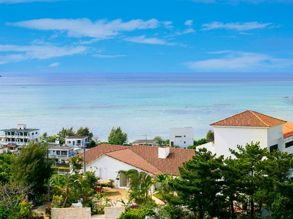 くつろげるラウンジ席、ガーデンパーティーやBBQも可能