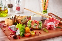 芳醇なチーズと沖縄ベーコンの贅沢な香りがやみつきになる『キッシュロレーヌ』