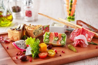 芳醇なチーズと沖縄ベーコンの贅沢な香りがやみつきになる『キッシュロレーヌ』