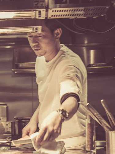 フレンチを通して食卓の団欒を提供する料理長の堂瀬シェフ