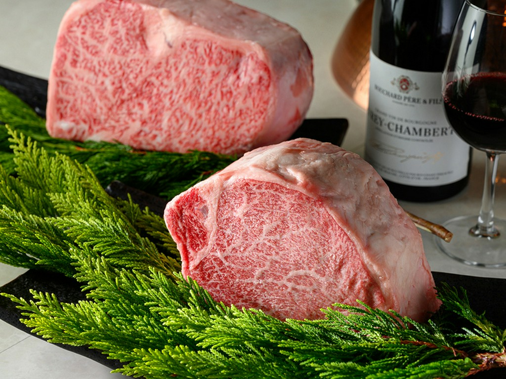 鉄板焼料理30年、熟練のシェフが格別の味わいをご提供