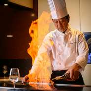 ワンランク上のオトナ女子会は鉄板焼という日もいかがでしょうか。女性に人気の優美コースをご用意しております。