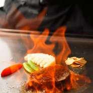 ゆったりした雰囲気のなか、おつまみからメインまで多彩なメニューに舌鼓。会話も自然に弾みます。旧交を温める食事の機会や、同期会、女子会などにも最適です。
