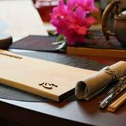 こだわりの食材をふんだんに使用した料理が、オシャレで落ち着ける雰囲気の中でいただける特別なフレンチは、記念日やお祝い事などにもぴったり。予約時に伝えると、メッセージプレートがサービスしてもらえます。