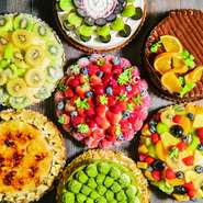 全てのランチタルトケーキがセットにできます。
ショーケースよりお選びください。