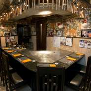 二人の記念日や誕生日、お祝いなどとっておきのディナーには、豊富な食材やボリュームから選べるコースがおすすめです。予約時に伝えておけば、ケーキやアイスクリームなどの特別なアレンジもオーダー可能。