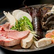 黒アワビや活ロブスター、フォアグラなど、贅沢さを極めたお肉・海鮮の両方をじっくりと味わうことができるコースです。