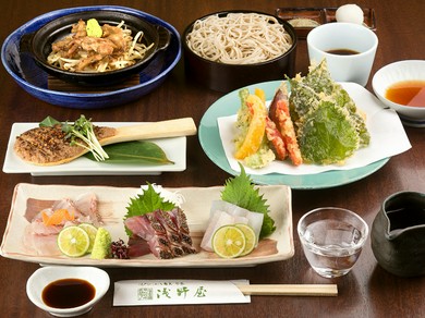お蕎麦と日本酒で上品な時間を…