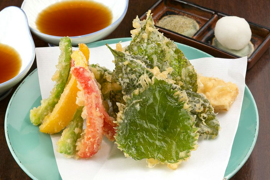 旬の野菜は甘みがあって格別の美味しさ。季節の味わい満載の『旬野菜の天ぷら』