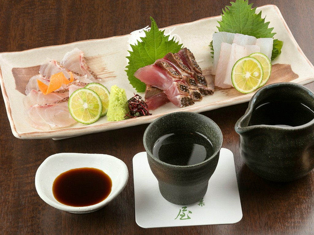 プリプリ新鮮！　その日のとれたて地魚を一皿に『日向灘直送　お造り盛合せ　2人前』