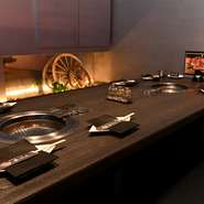 大人数で利用できる部屋があり、宴会などに最適。10名、8名、6名までの食事会にぴったりな個室もあり、大切な方の記念日に、お祝いの席として用意しても喜ばれそうです。