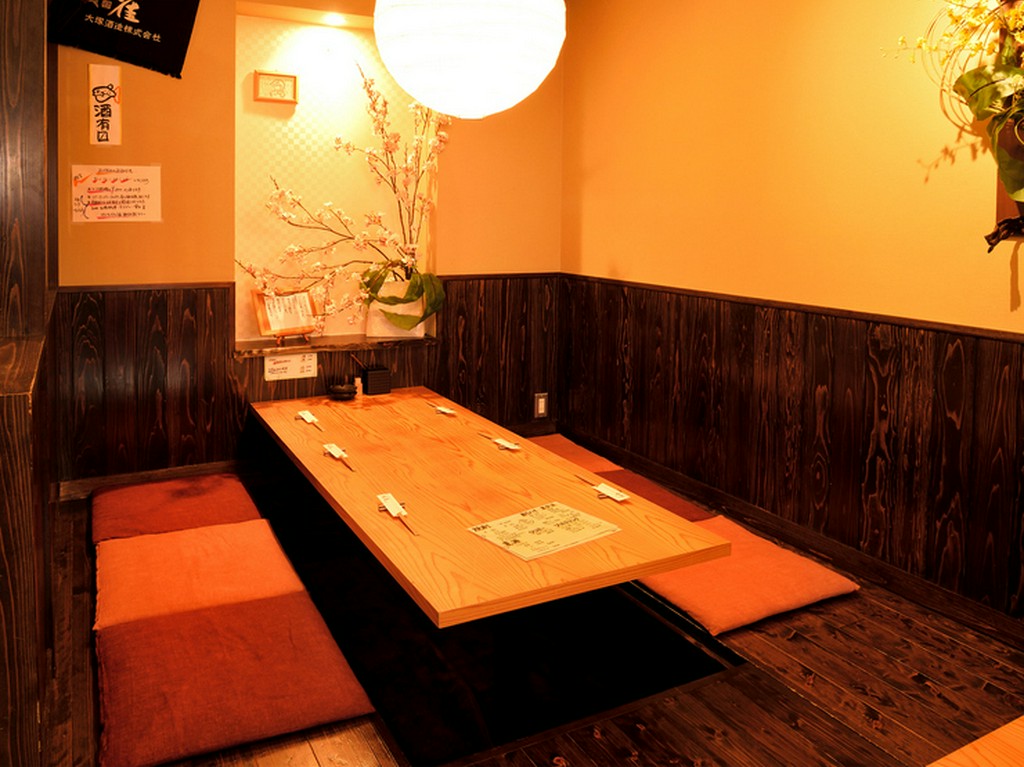 こだわりの落ち着いた空間で、ゆったりと炭火焼を楽しみください