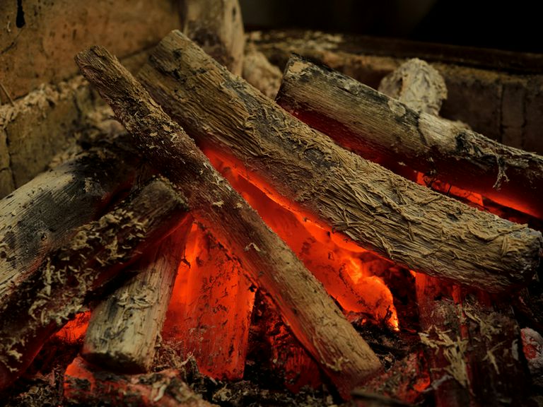 炭火独特の焼き加減で食材の美味しさを引き立ててくれます。