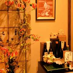 旬の食材を活かしたメニューを堪能できる日本料理店。