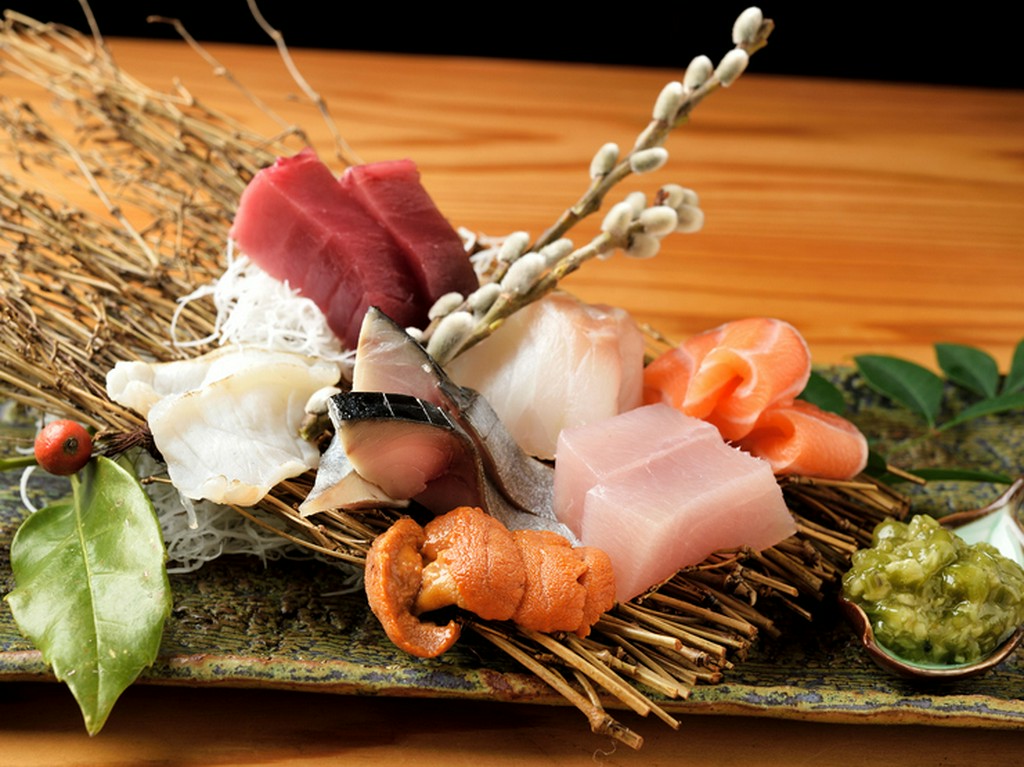 旬の魚介類や野菜を美味しいタイミングでご用意しています