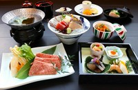 2025年4/1～の会席メニューです
メインの小鍋は黒毛和牛のしゃぶしゃぶです