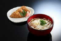 うどん（玉子、葱、揚げ玉）いなり寿司