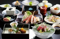 ご予算に応じ五種ご用意致しております
・桔梗4950円
・蓮華6600円
・雲海8250円
・光明10450円
・華厳12100円
※写真は華厳です