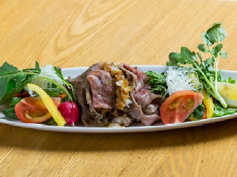 薄切り黒毛和牛の炙り焼き