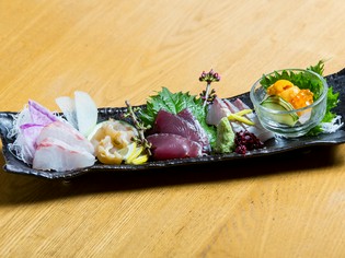 その日の朝に捕れた淡路近海の鮮魚