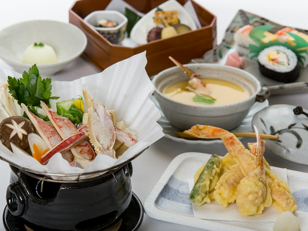 かにたっぷりの贅沢ランチ『かに天ぷらとかにすき膳』
