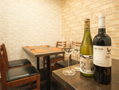 料理に合わせ、豊富に取り揃えているワインに驚き