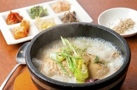 サムゲタン(参鶏湯)ハーフ　￥1210