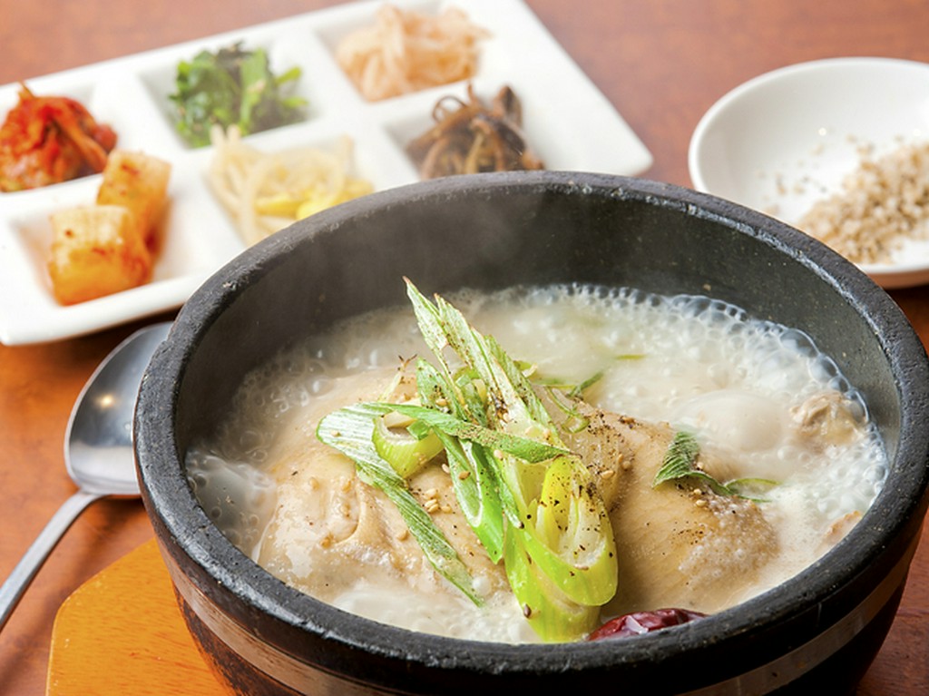 コラーゲンたっぷりで女性におススメ『サムゲタンランチ』