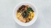 自家製ナムルの野菜たっぷりビビンバを丼ぶりにしました
