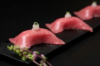 『ふらの和牛炙り握り(三巻)』~その日ごとの上質な霜降り部位を厳選~