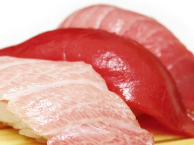 三種類の部位を食べ比べできる『生本まぐろ三昧』