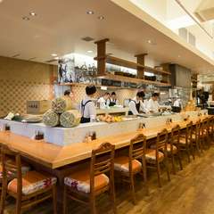 カウンター席１５席