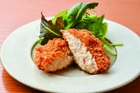 自家製！本ズワイガニを使用した贅沢な一品。