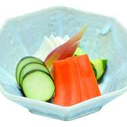 自家製のぬか漬け、浅漬けの盛り合わせです
箸休めにいかがでしょうか。