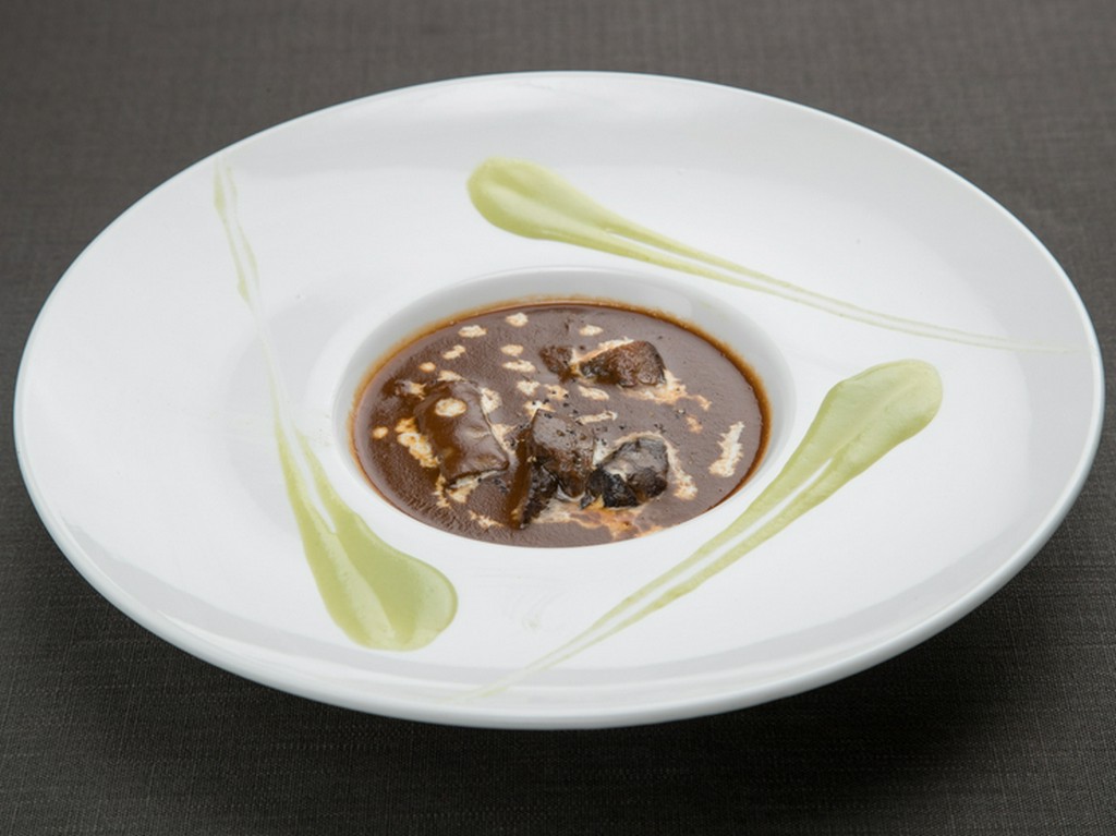 牛タンシチュー