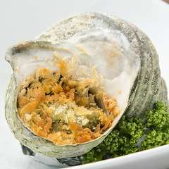 自家製エスカルゴバターを使った『サザエの殻焼きエスカルゴ風』