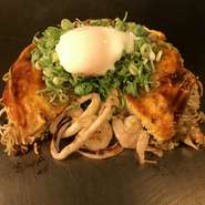 　　＜肉・玉子・エビ・イカ・ネギ・温玉＞＋そば又はうどん