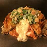 　　＜肉・玉子・キムチ・チーズ・ネギ・ガーリックチップ＞　　＋そば又はうどん