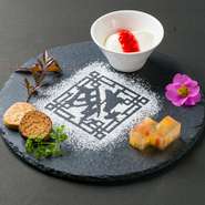記念日･誕生日･ご家族のお祝い事に。GINZA沁馥園では各種お祝い向けのデザートのご用意も可能です。メッセージ付きのデザートプレートやホールケーキなど、サプライズのご相談もお気軽にどうぞ。