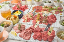 和牛たたき刺しや極みコースでしか味わえないメニューの数々。大切な人と至福の時間を楽しむ極上コース