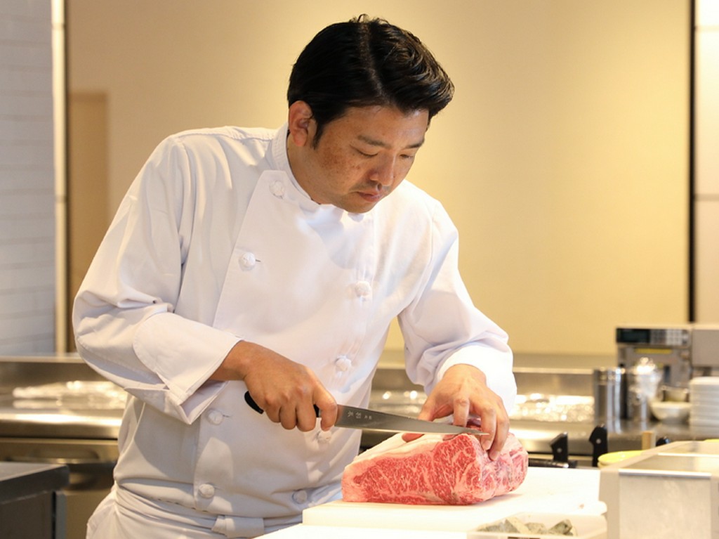 注文を受けてからカットした熟成和牛を、最高のタイミングで提供