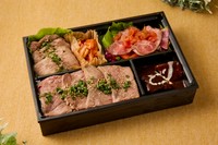 ・熟成和牛サーロイン焼きすき
・ネギタン塩
・タンシチュー
・熟成和牛ローストビーフサラダ
・自家製キムチ
・白米