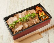 以下から2種類お選び下さい
牛丼/そぼろ丼
ハラミ/三元豚ネギ塩カルビ/大山鶏ネギ塩+300円
タン塩/カルビ/ロース/ネギタン塩
上タン塩/上カルビ/上ロース/焼きすき+500円
厚切りタン/極上カルビ/極上ロース+1000円